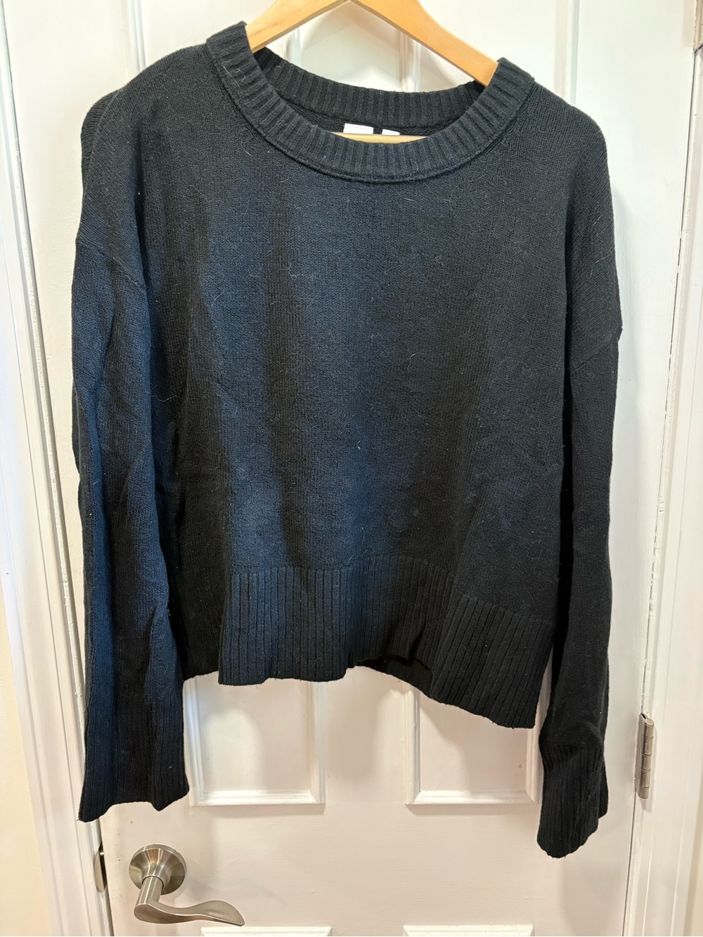 GAP Black Crewneck Sweater